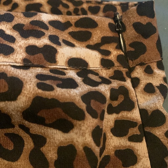 Leopard Size 6 Nasty Gal Maxi Skirt with 2 front slits and side zipper - Picture 3 of 6